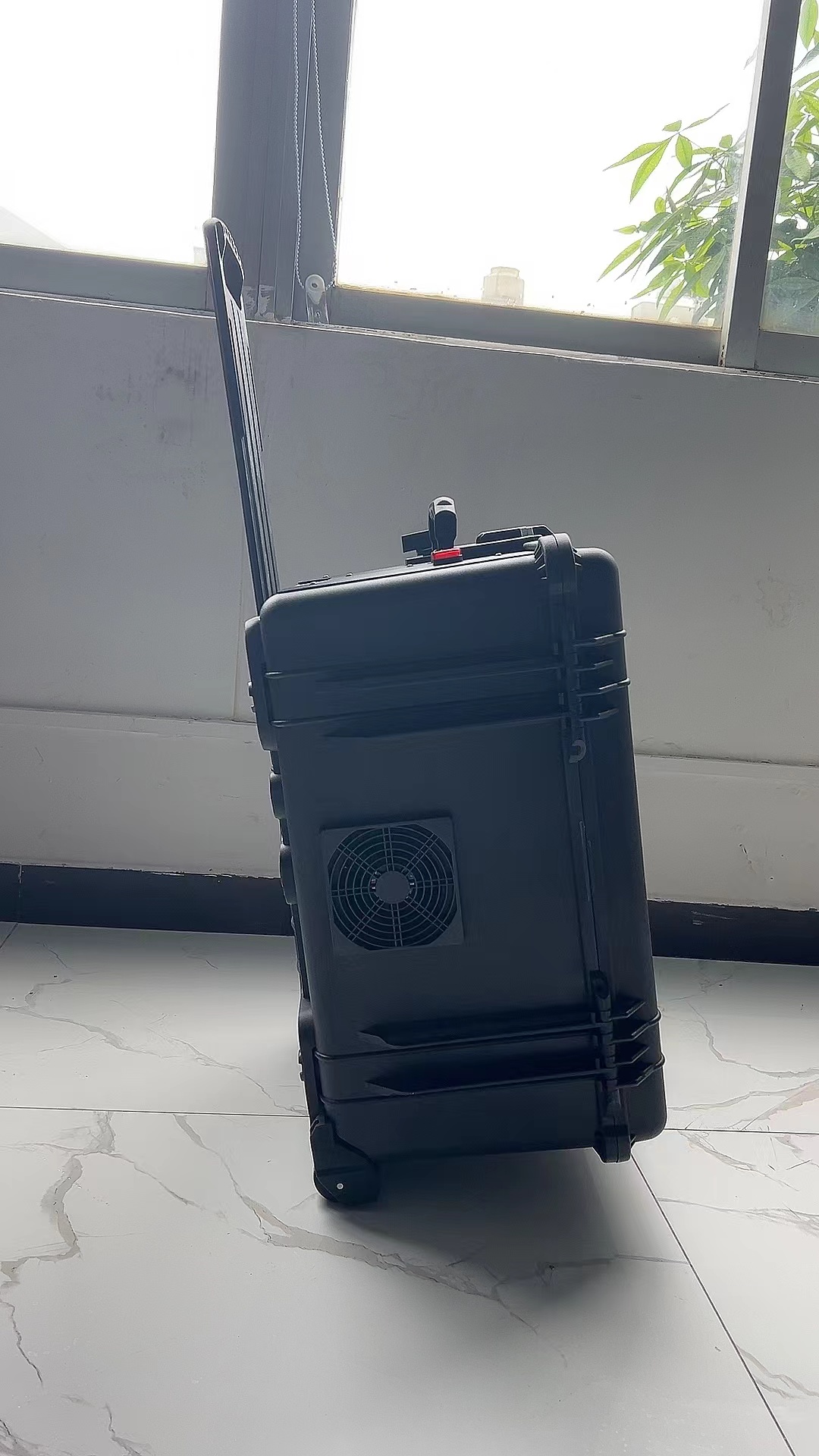 启东手拉箱型移动通信干扰器